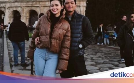 Cantiknya Sarah Menzel Saat Cicip Matcha hingga Ngopi di Kafe Jaksel