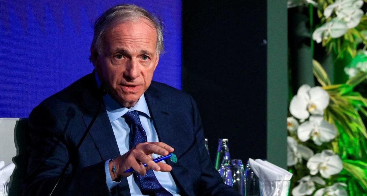 Profil Ray Dalio, Crazy Rich yang Duduk Sebelah Prabowo di Istana