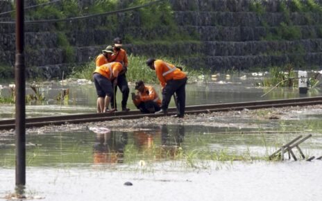 Jalur KA Stasiun Gubug-Karangjati Ditutup Imbas Banjir