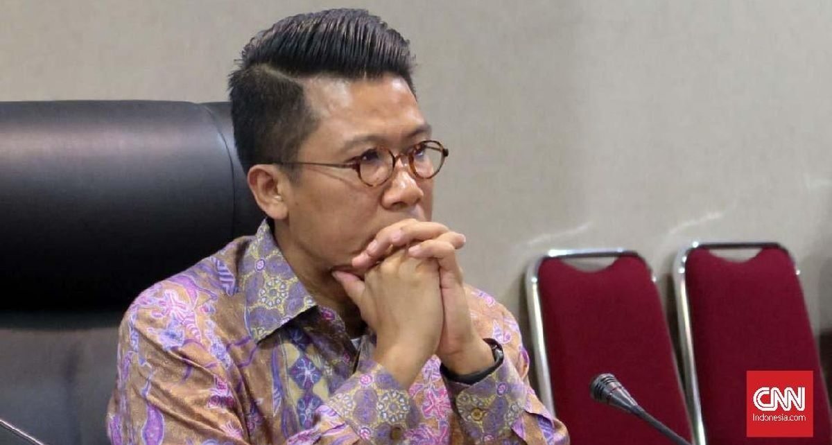 DPR Bantah IHSG Anjlok Imbas APBN Tekor