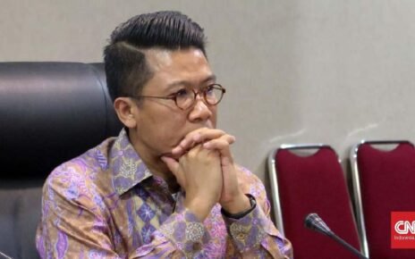 DPR Bantah IHSG Anjlok Imbas APBN Tekor