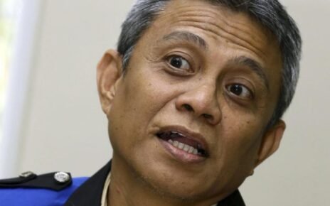 Ekonom Senior Indef Sebut Alarm IHSG Perlihatkan Kondisi Krisis
