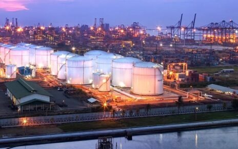 Harga Minyak Turun Menanti Hasil Nego Gencatan Senjata Rusia-Ukraina