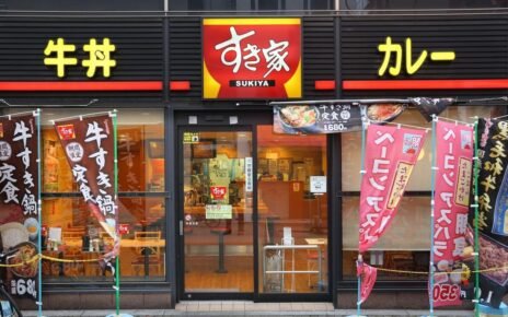 Restoran Jepang Sukiya Tutup Ribuan Gerai Usai Tikus-Kecoak Ada di Sup