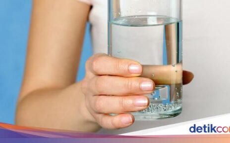 Ikuti Tips Minum Air Putih Ini agar Tidak Dehidrasi Selama Puasa