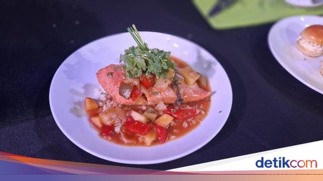 Chef Chandra Olah Kurma Medjool Jadi Saus Asam Manis untuk Buka Puasa