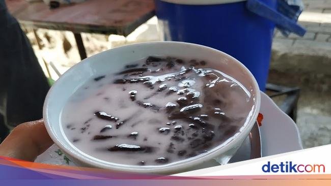 20 Es Dawet Ireng Khas Purworejo yang Manis Segar Ada di Sini!