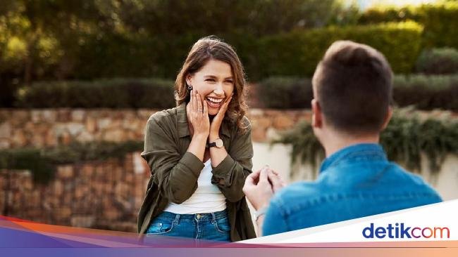 Pura-pura Lamaran Demi Dapat Minuman Gratis, Pasangan Ini Dihujat