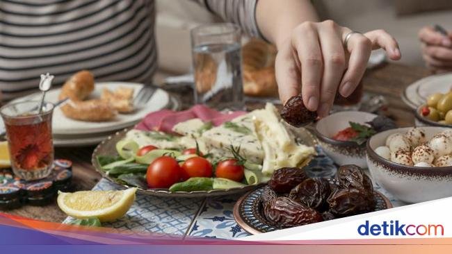 Apakah Puasa Tetap Sah Meski Tak Makan Sahur?