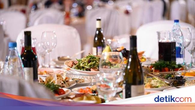 Kaget! Tamu Kondangan Ditagih Biaya Makan Rp 700.000 per Orang