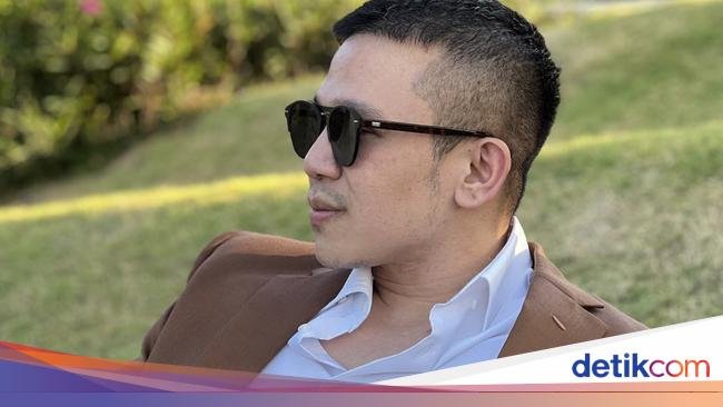Jordi Onsu Sibuk Promosikan Lauk hingga JRD Snack di TikTok
