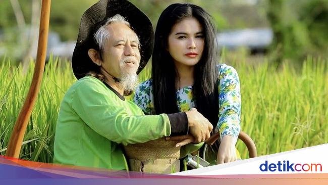 Karina Ranau Giat Jualan Takjil di Bazar Ramadan Bareng Epy Kusnandar