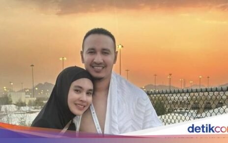 Momen Kartika Putri dan Habib Usman Bin Yahya Saat Kulineran
