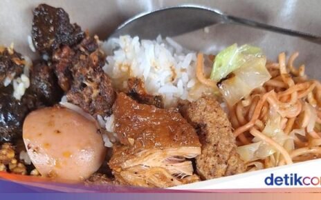 Legendaris! Nasi Ayam Dong Siprig Sejak 1985 yang Bisa Ludes dalam 5 Jam