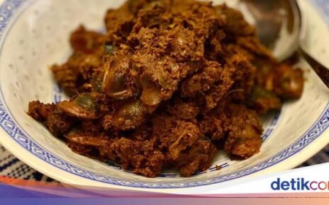4 Rendang Seafood Khas Pesisir Selatan Sumbar, Lokan hingga Udang Rebon