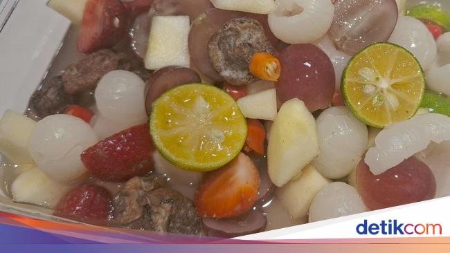 Resep Asinan Buah Praktis, Asam Pedas Menyegarkan
