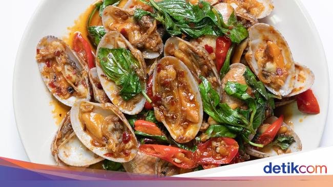 Sedapnya Tumis Bayam Telur dan Kerang Bumbu Cabe Kemangi