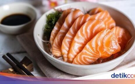 Salmon Sushi Bukan Asli Jepang, Ternyata Diperkenalkan oleh Negara Ini