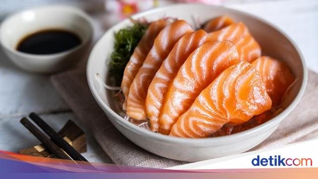 Salmon Sushi Bukan Asli Jepang, Ternyata Diperkenalkan oleh Negara Ini