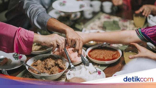 7 Tips Makan Sehat Saat Idul Fitri agar Perut Tetap Nyaman