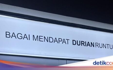 Unik! Jajan Dessert dan Sandwich Durian Monthong Lewat ATM