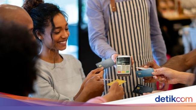 Wanita Ini Tolak Split Bill saat Makan di Hari Ultah Temannya