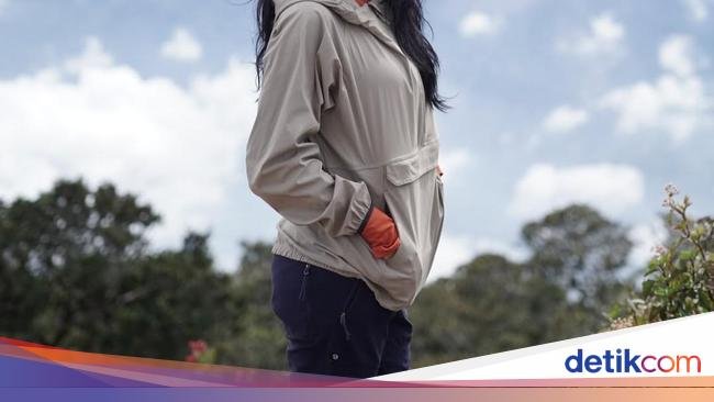 Potret Wendy Walters Ngopi Cantik hingga Makan di Gunung