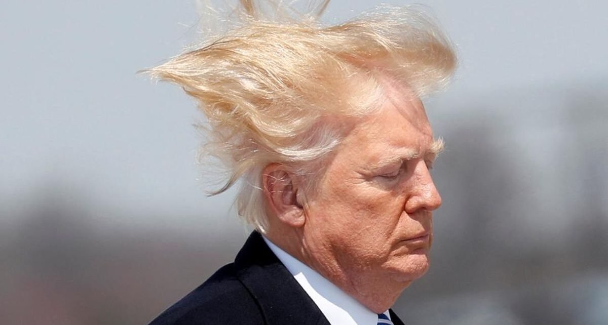 Alasan Trump Bebaskan HP dan Laptop Impor China dari Tarif 145 Persen