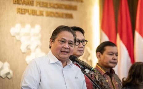 Malam Ini Menko Airlangga Terbang ke AS untuk Melobi Tarif Trump