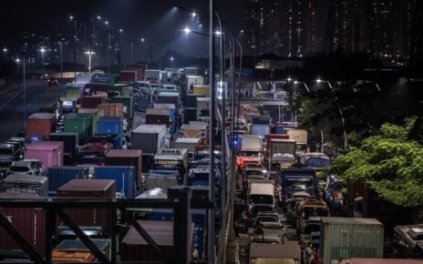 Pelindo Beri Kompensasi Biaya Masuk Pelabuhan Urai Macet Tanjung Priok