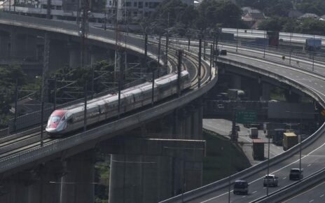 32 Perjalanan Whoosh Terganggu Akibat Benang Layangan
