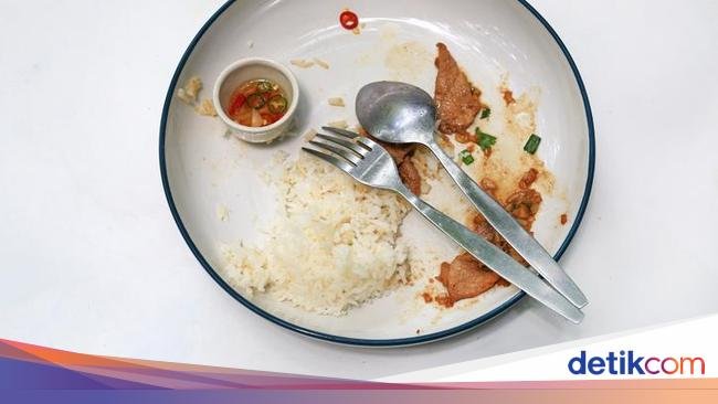 Sering Tak Habiskan Makanan? Ini Anjuran Dalam Hukum Islam