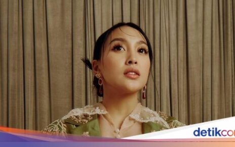 Afifah Yusuf Kulineran Bareng Suami dan Hetty Koes Endang