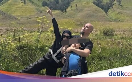 Ahmad Dhani Piknik di Beach Club dan Makan Bareng Politisi