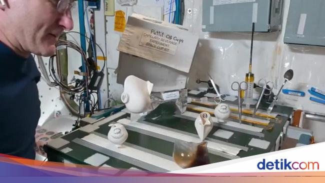 Astronaut NASA Ini Ciptakan Cangkir Khusus untuk Ngopi di Luar Angkasa