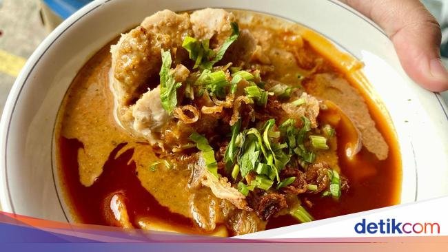 Pedas Seuhah! Bakso Aci Tulang Rangu Pakai Sambal Kacang Medok