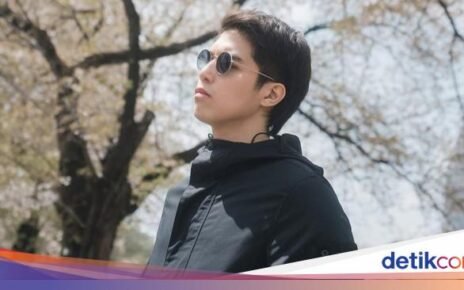 Begini Keseruan El Rumi Saat Makan di Resto hingga Warung Tenda