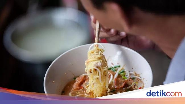 5 Orang Ini Alami Infeksi Serius Akibat Makan Hotpot hingga Mie