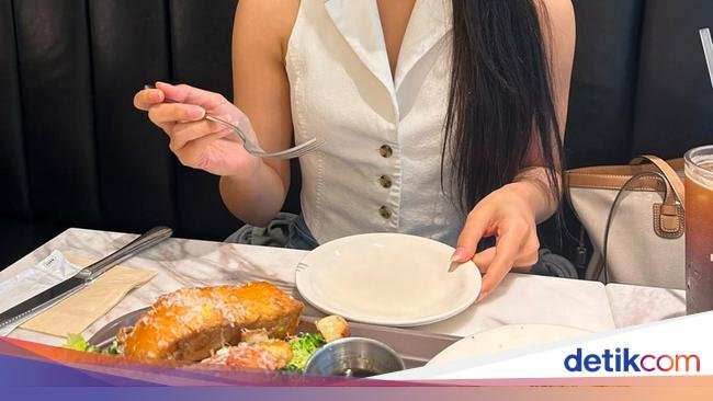 Doyan Dessert, Ini Momen Dita Karang Menikmati Kue hingga Gelato