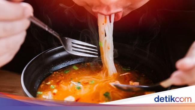 Waspadai 5 Efek Samping Makan Makanan Terlalu Pedas