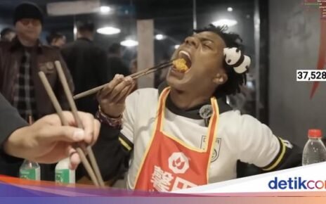 Resto Hot Pot Ini Sajikan Kuah Terpedas 700.000 SHU, Dicicipi IShowSpeed