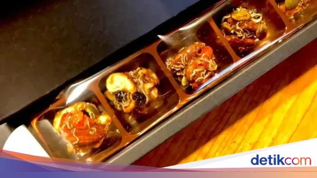Mewah! Kacang Campur Ikan Kering Dibanderol Rp 242 Ribu Sekotak