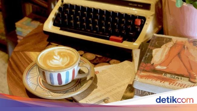 5 Kafe di Bandung Ini Punya Perpustakaan Mini, Cocok Buat WFC!