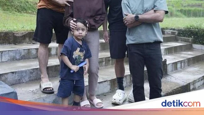 Keseruan Lesti Kejora dan Rizky Billar Mudik dan Kulineran di Cianjur