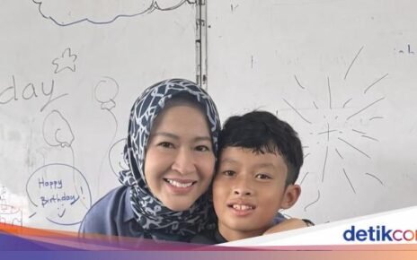 Keseruan Okie Agustina Saat Ngopi hingga Ngemil Gelato