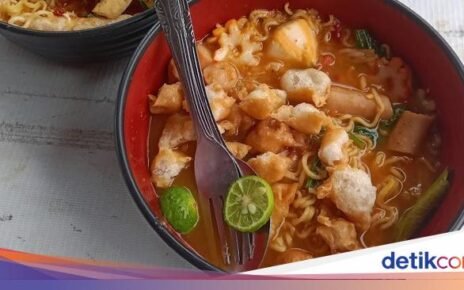 Lengkap Mantap! 20 Seblak Prasmanan Ada di Sini!