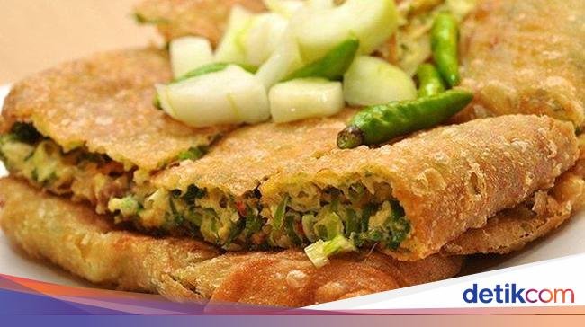 Makan Martabak Telur Pakai Nasi, Disebut Tren Kesenjangan Sosial