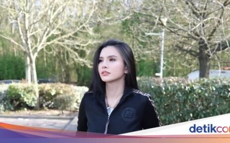 Maria Vania Puas Kulineran di Inggris hingga Korea