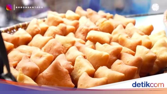 Empuk Manis! Odading Alex di Pasar Cihapit Sejak 1997