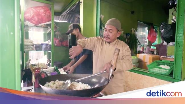 Penjual Nasi Goreng Sukses, Omzet Jutaan hingga Anak Kuliah di Harvard